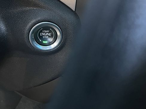 Used 2023 Chevrolet Silverado 1500 Custom image 17