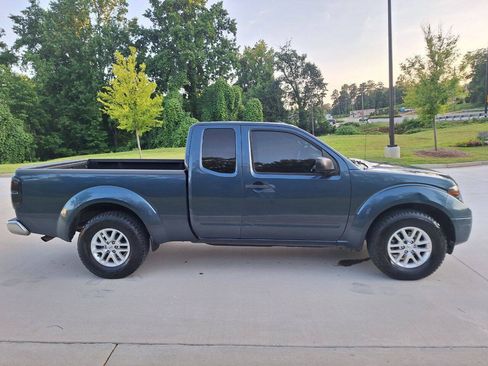 Used 2014 Nissan Frontier SV RWD image 8