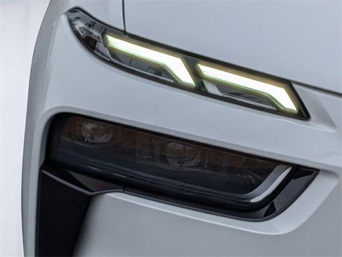 Used 2025 BMW X7 M60i image 8