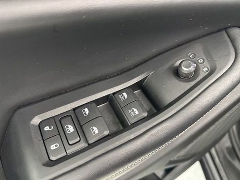 Used 2023 Jeep Grand Cherokee Limited AWD/4WD image 22