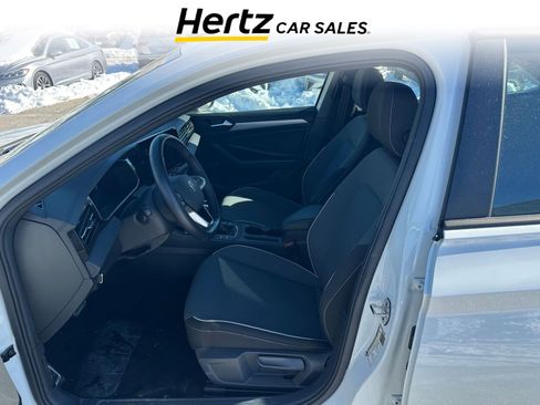 Used 2025 Volkswagen Jetta Sport image 7