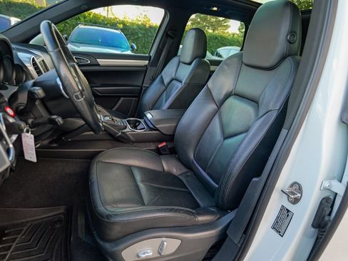 Used 2013 Porsche Cayenne AWD/4WD image 22
