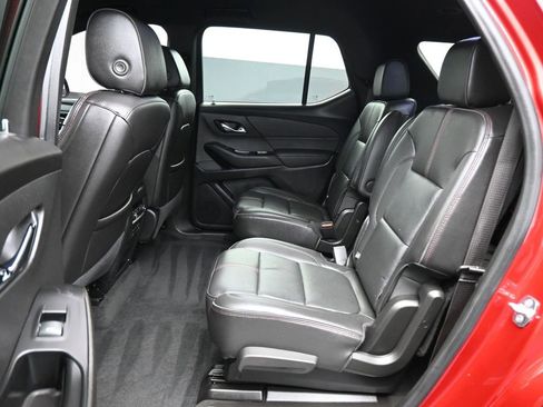Used 2023 Chevrolet Traverse RS image 41