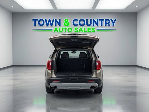 Used 2023 GMC Acadia SLT AWD/4WD image 5