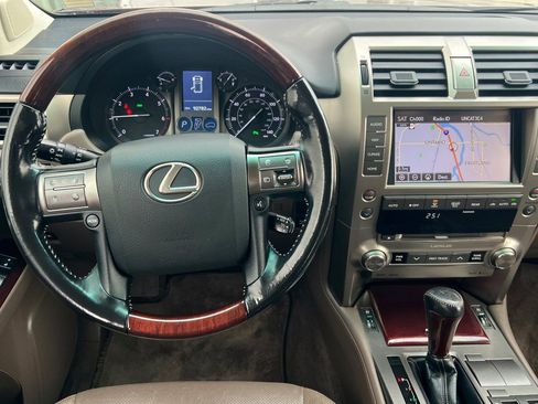 Used 2017 Lexus GX 460 Premium w/ Premium Package image 11