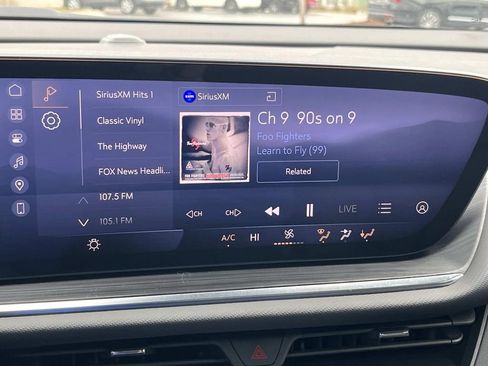 Used 2025 Buick Envision Preferred AWD/4WD image 30
