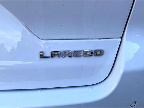 Used 2023 Jeep Grand Cherokee Laredo w/ Luxury Tech Group I AWD/4WD image 8