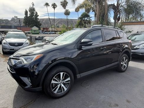 Used 2016 Toyota RAV4 XLE w/ Convenience Package FWD image 7