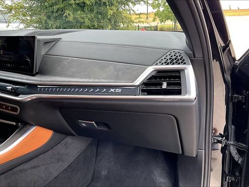 Used 2024 BMW X5 sDrive40i w/ M Sport Package RWD image 18
