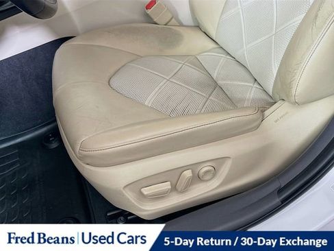 Used 2018 Toyota Camry L image 19