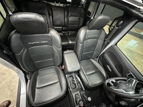 Used 2022 Jeep Gladiator Overland w/ Popular Equipment Package AWD/4WD image 17
