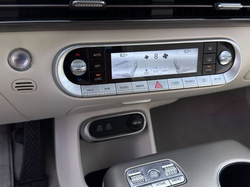 Used 2024 Genesis GV60 Advanced image 21