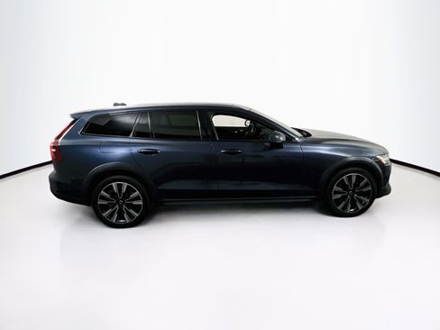 Used 2021 Volvo V60 T5 Cross Country w/ Climate Package AWD/4WD image 4
