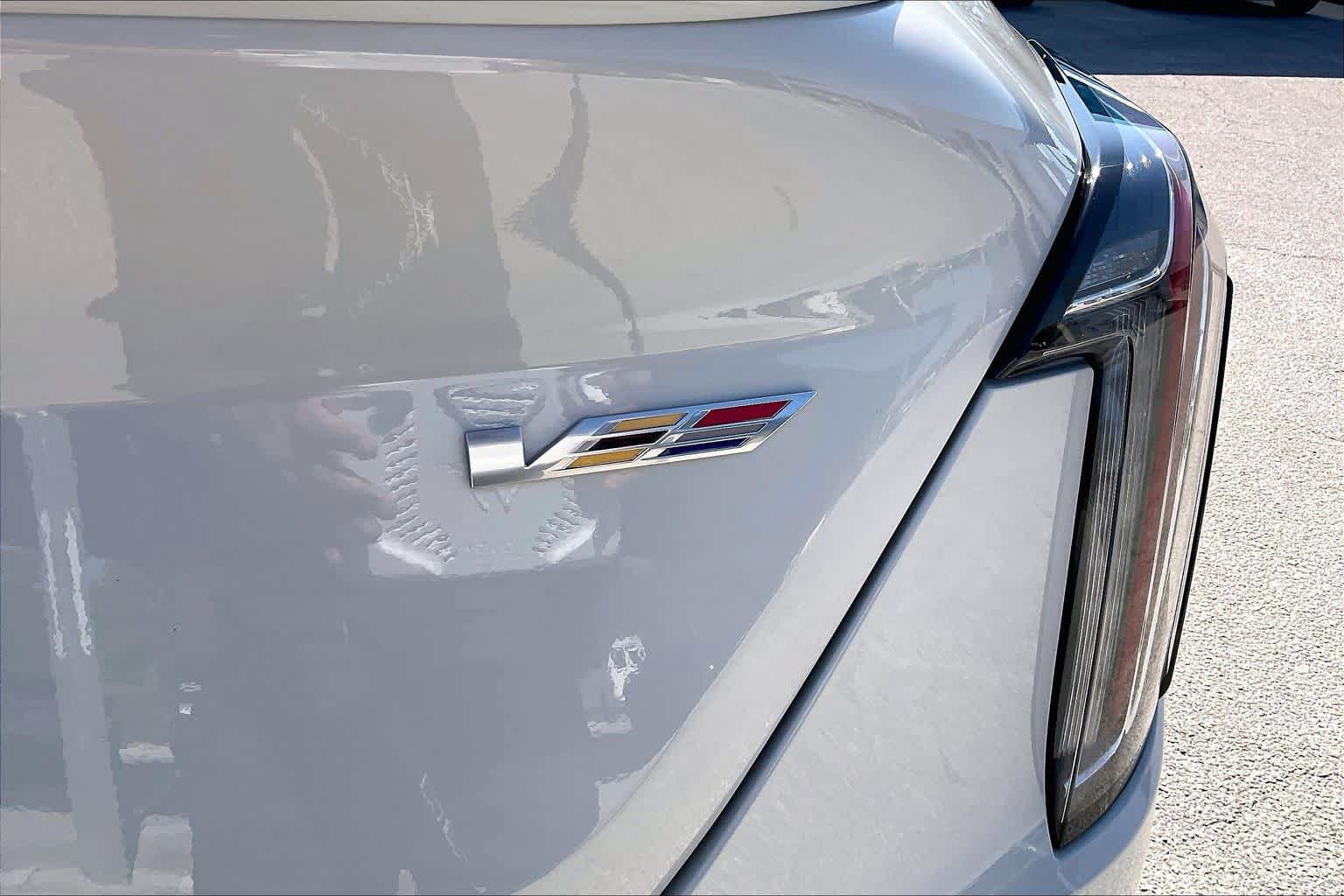 Used 2021 Cadillac CT4 V w/ Technology Package RWD image 9