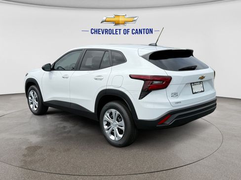 New 2026 Chevrolet Trax LS FWD image 7