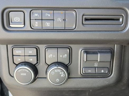 Used 2023 Chevrolet Tahoe LT w/ Luxury Package image 21