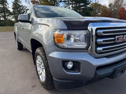 Used 2018 GMC Canyon SLE image 12