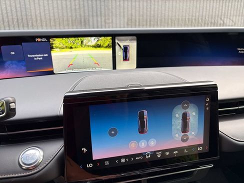 New 2026 Lincoln Nautilus Reserve AWD/4WD image 45