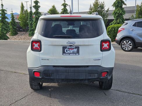 Used 2016 Jeep Renegade Latitude AWD/4WD image 4