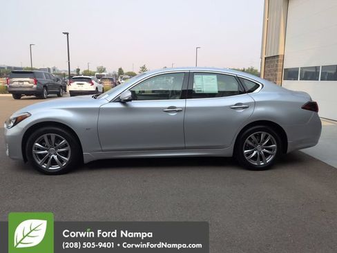Used 2016 INFINITI Q70 3.7 w/ Deluxe Touring Package AWD/4WD image 6