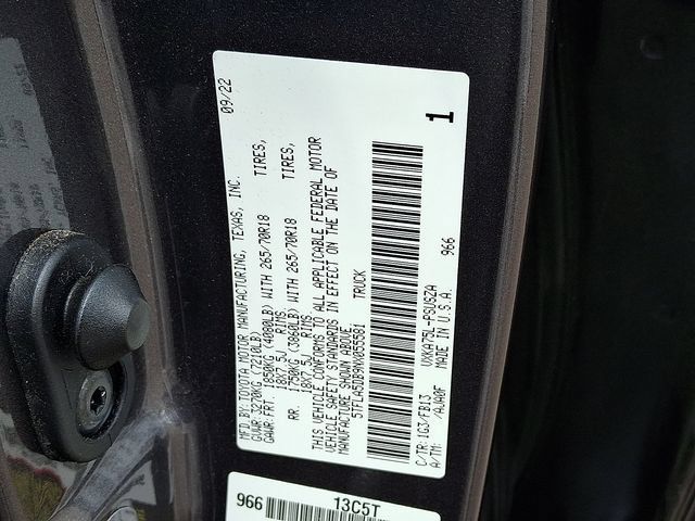Used 2022 Toyota Tundra SR5 w/ SR5 Convenience Package AWD/4WD image 27