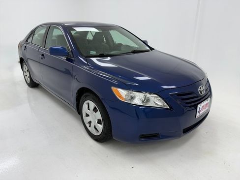 Used 2007 Toyota Camry LE image 2