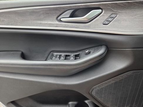 Used 2023 Jeep Grand Cherokee L Limited AWD/4WD image 31