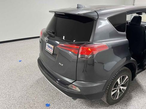 Used 2018 Toyota RAV4 XLE w/ Preferred Accessory Package FWD image 29