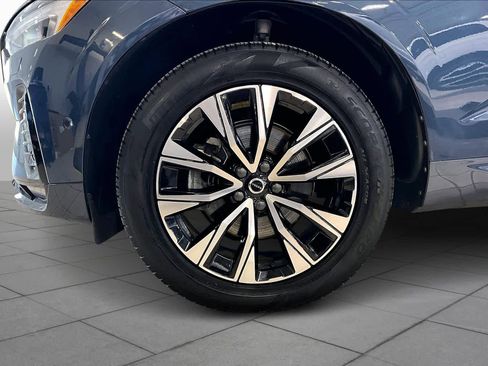 Used 2023 Volvo XC60 B5 Plus w/ Climate Package image 11