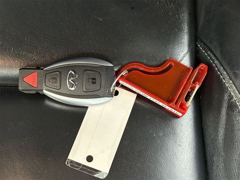 Used 2017 INFINITI QX30 Premium w/ Navigation Package image 47