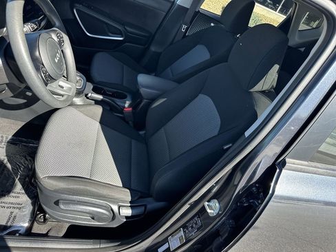 Used 2022 Kia Soul LX image 13