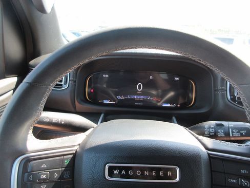 Used 2022 Jeep Wagoneer Series I AWD/4WD image 31