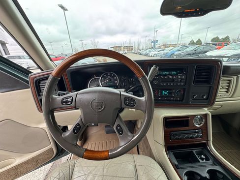 Used 2003 Cadillac Escalade AWD image 13
