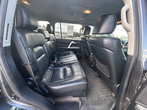 Used 2013 Toyota Land Cruiser AWD/4WD image 31