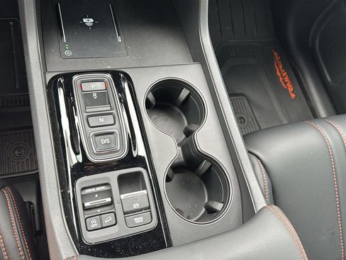 Used 2025 Honda Pilot TrailSport image 26