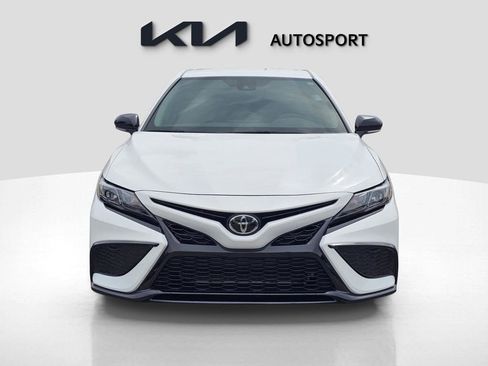 Used 2023 Toyota Camry SE image 2