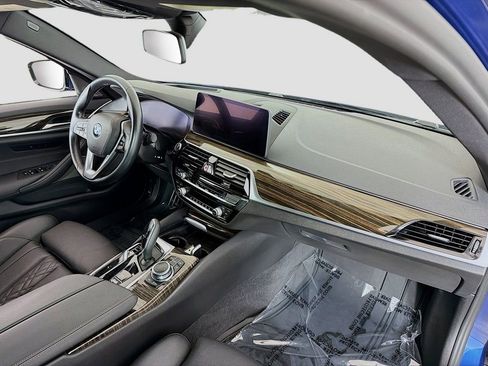 Used 2022 BMW 530i xDrive w/ Premium Package image 21