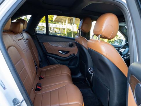 Used 2020 Mercedes-Benz GLC 300 image 13