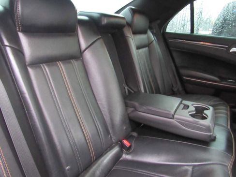 Used 2018 Chrysler 300 S w/ 300S Alloy Edition image 21