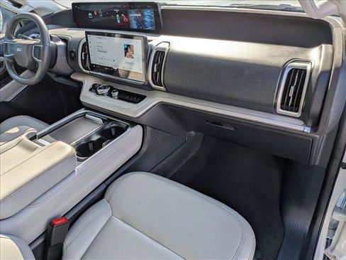 Used 2025 Ford Expedition Max Active AWD/4WD image 21
