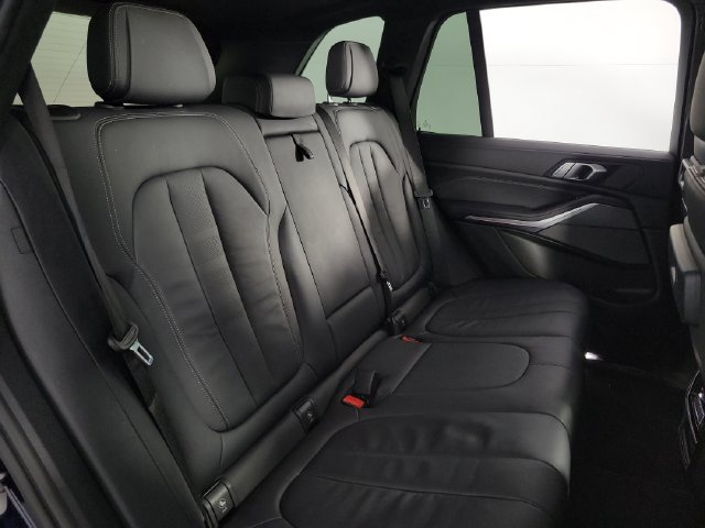 Used 2020 BMW X5 xDrive40i w/ Luxury Seating Package AWD/4WD image 17