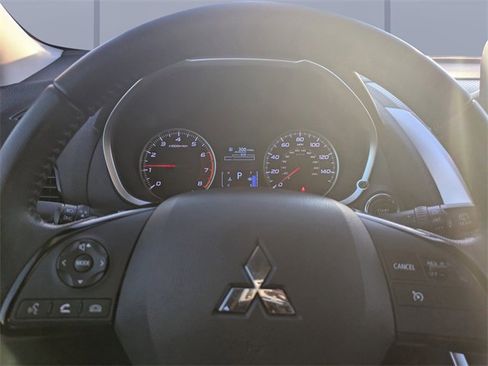 Used 2022 Mitsubishi Eclipse Cross SE image 31