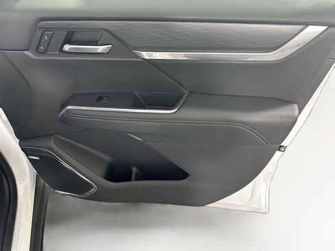 Used 2025 GMC Acadia Elevation image 32