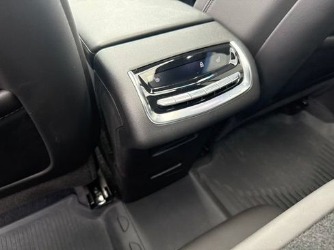 Used 2022 Cadillac XT6 Premium Luxury AWD/4WD image 26