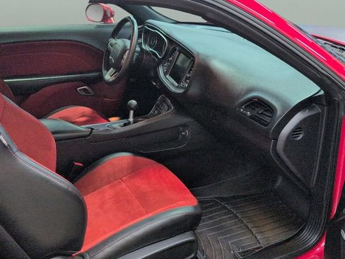 Used 2016 Dodge Challenger R/T Scat Pack w/ Leather Interior Group RWD image 19