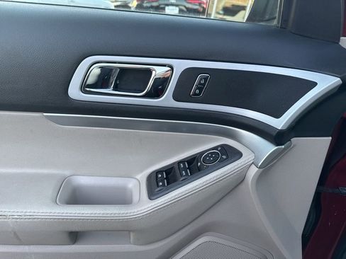 Used 2015 Ford Explorer XLT w/ Equipment Group 202B image 24