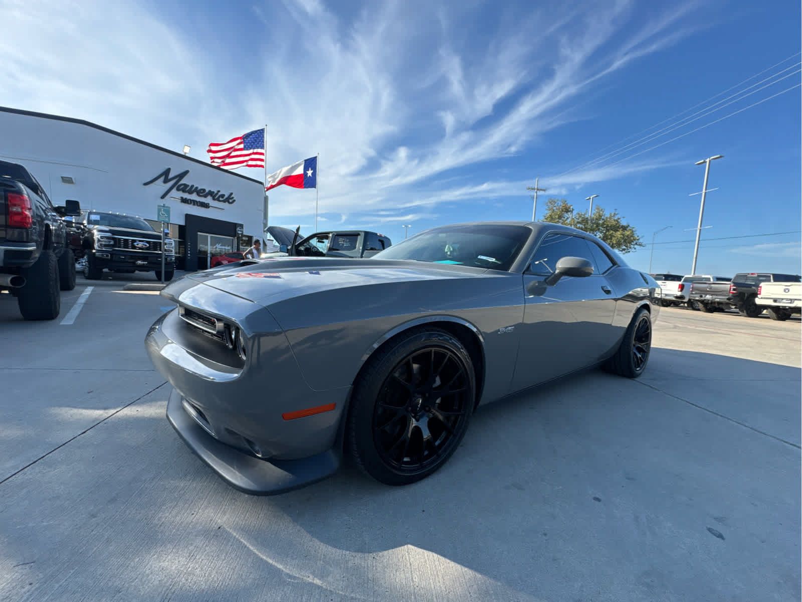 Used 2023 Dodge Challenger R/T RWD image 2