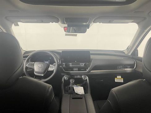 New 2026 Toyota Grand Highlander AWD image 13