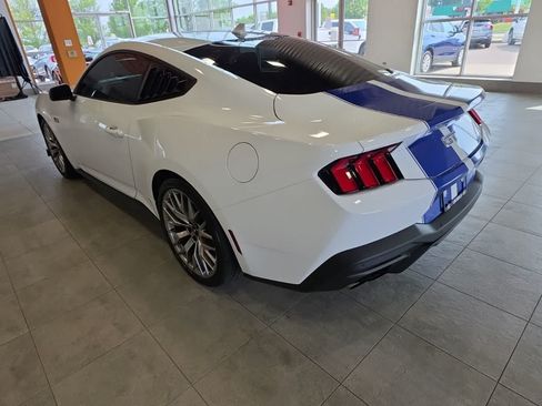 Used 2025 Ford Mustang GT Premium RWD image 11