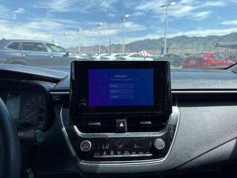Used 2025 Toyota Corolla LE FWD image 11